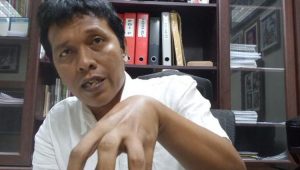 Alami Serangan Jantung, Adian Napitupulu Kolaps di Pesawat