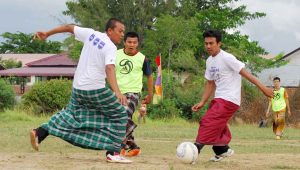 Kaum Sarungan dan Masyarakat Madura