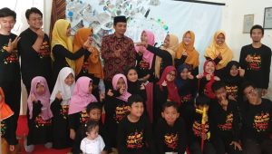 Melahirkan Generasi Normal: Muslim Intelektual Profesional