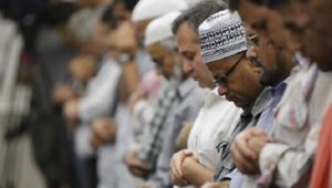 Pengertian Shalat Berjamaah dan Keutamaannya