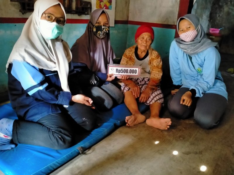 Mahasiswa KKN UIN Walisongo Gandeng Yayasan SKUAT Gelar Gerakan Peduli Sosial