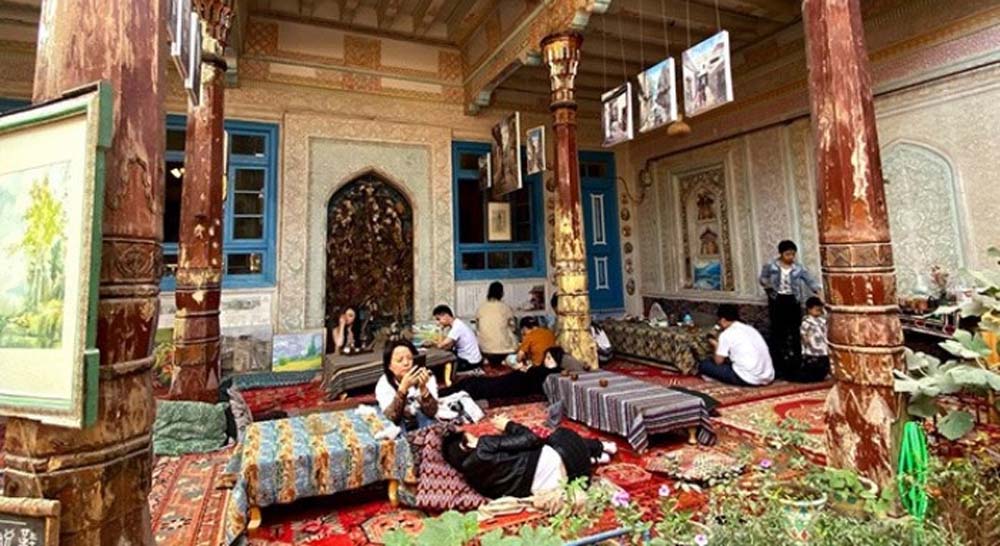 Miris, Banyak Masjid di Xinjiang China yang Dijadikan Kafe