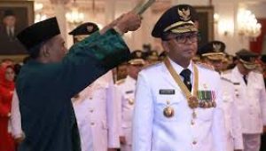 Nurdin Abdullah saat Dilantik. Foto: Okezone