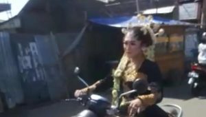 Pengantin Jemput Calon Suami Ketiduran