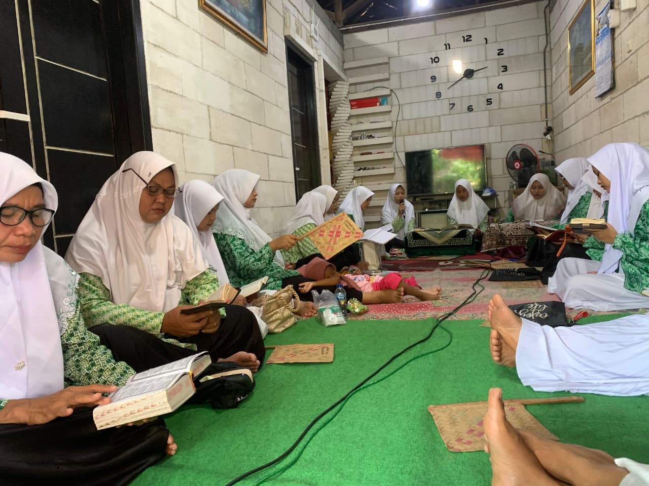 Mahasiswa KKN UIN Walisongo ikuti kegiatan fatayat NU