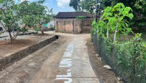 pengecatan jalan KKN UIN Walisongo