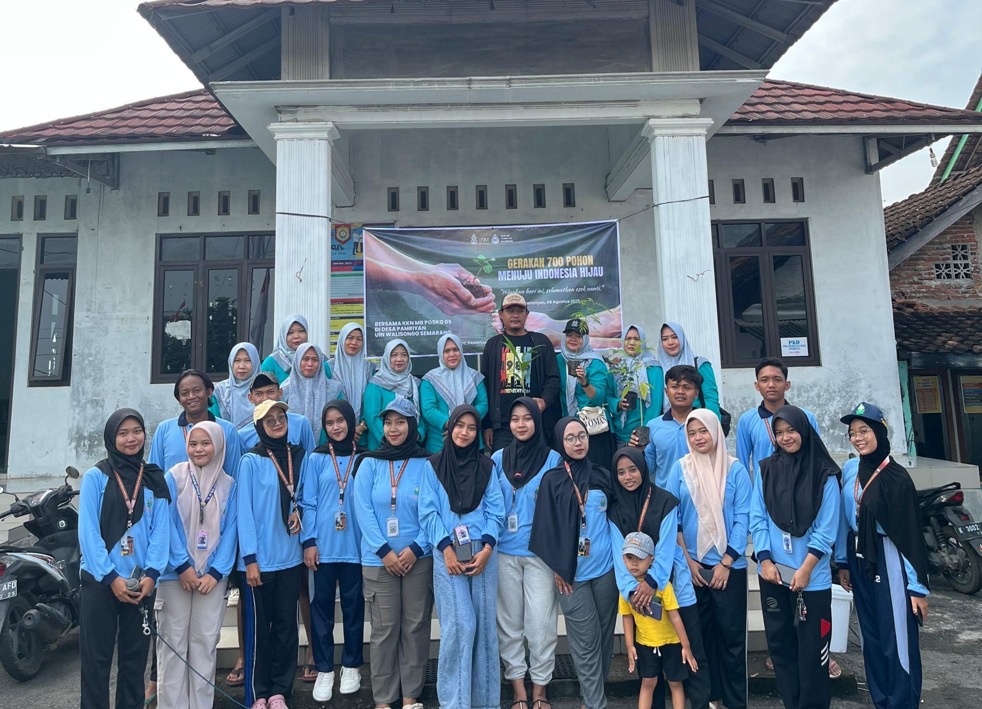 Gerakan 700 Pohon