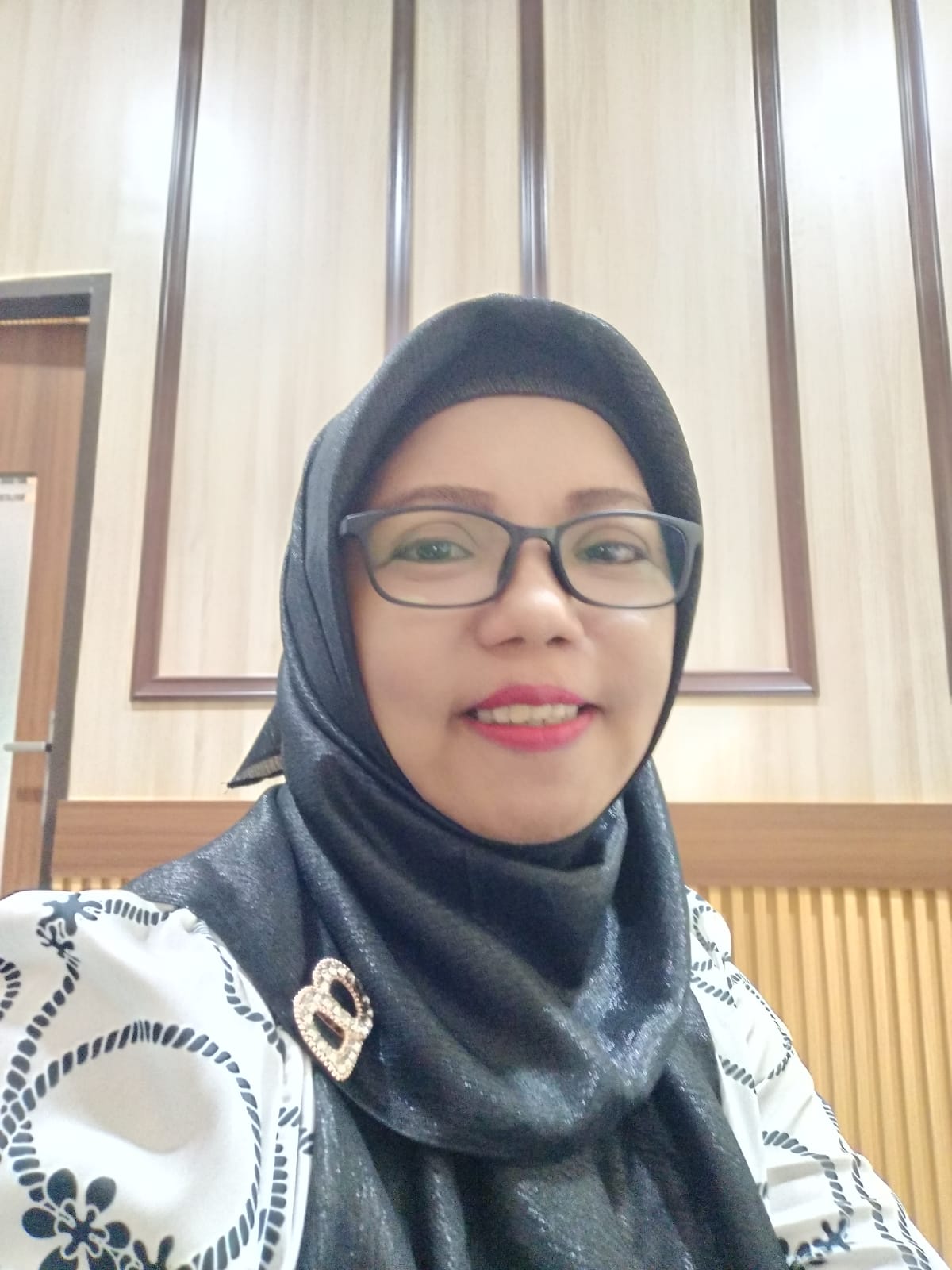 Kanti Rahayu, SH. MH Kanti Rahayu, SH. MH