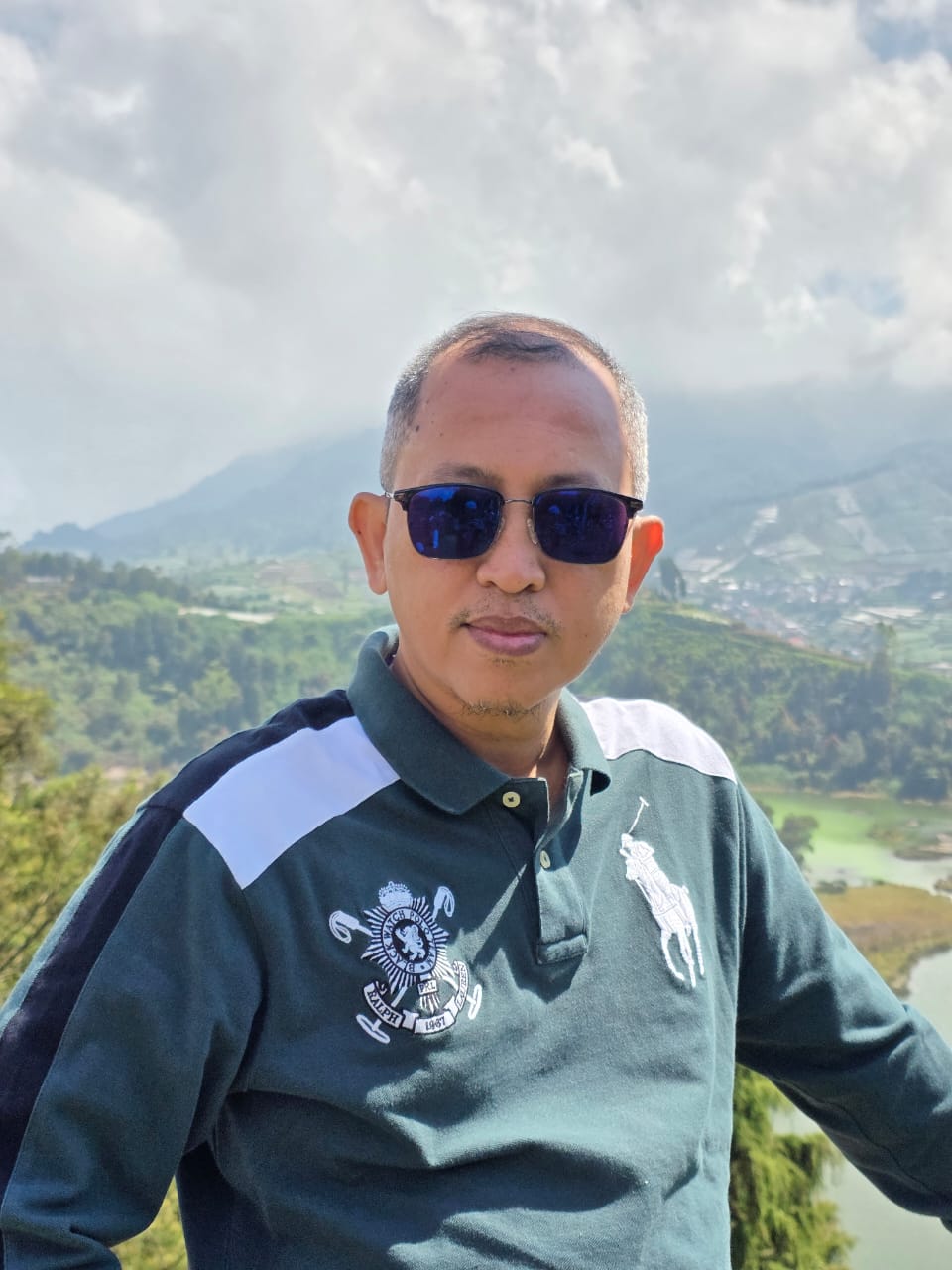 Dr. Moh. Taufik, M.H